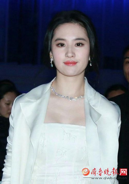 刘亦菲近照发福仙气不在 还是我们的神仙姐姐