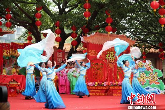 佛山黃岐“龍母誕”開幕萬人爭睹龍母祭典
