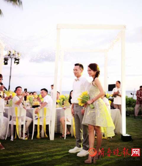 安以轩婚礼现场曝光!全场用黄色郁金香和柠檬