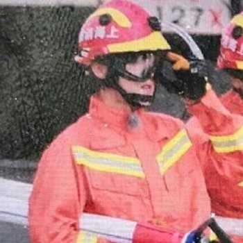 鹿晗消防员:鹿晗体验消防员 《约吧大明星》录