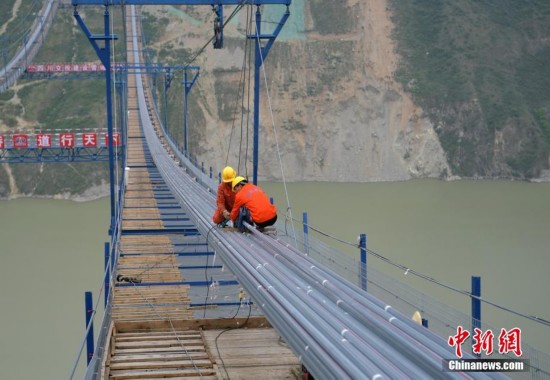 雅康高速川藏第一桥建设进展顺利
