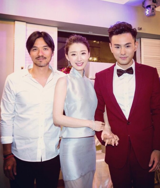 凤凰卫视主播黄橙子与邓男子结婚 刘亦菲冯德