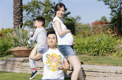 薛之谦上海演唱会唱《安河桥》告白前妻 两人