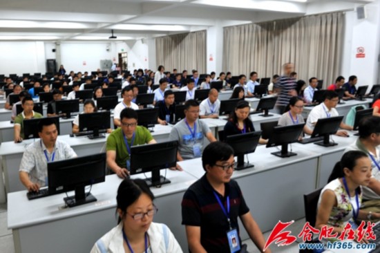 探访高考阅卷现场:满分作文要过关斩将