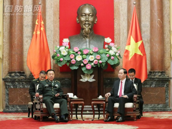 中央军委副主席范长龙访问越南