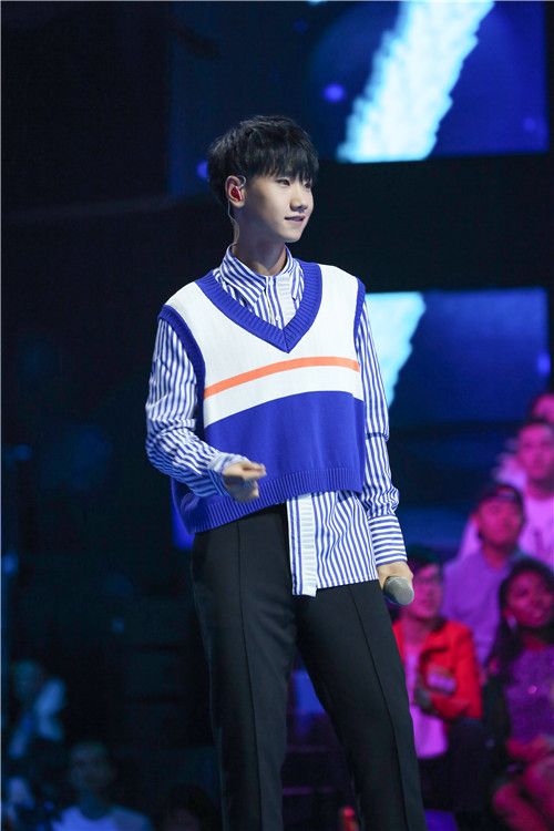 《我想和你唱》汪苏泷唱《一笑倾城》 自曝像