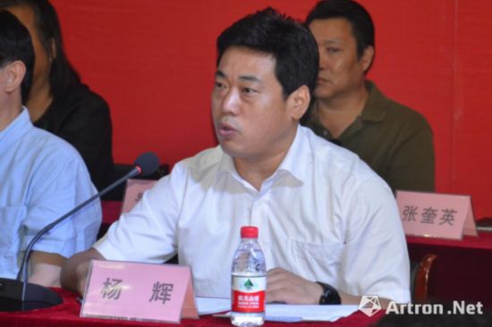 内丘县委副书记,县政府县长杨辉致辞