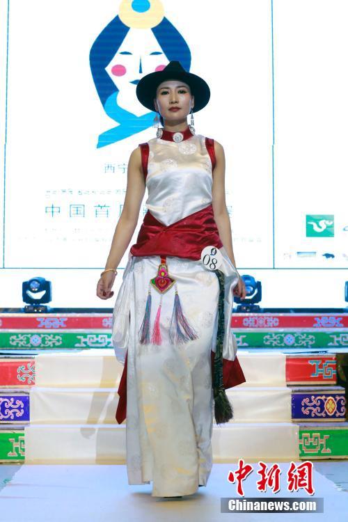 藏族模特大赛走进青海 打造藏区巴黎时装周
