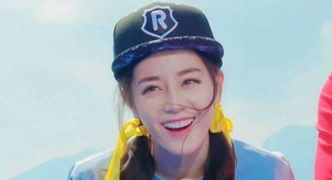 迪丽热巴16天上19次热搜 郑爽第一热巴第二(图