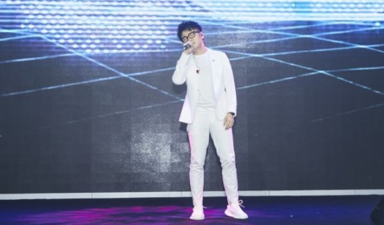 向上影业“新动作”重磅发布 王大陆张梓琳等亮相