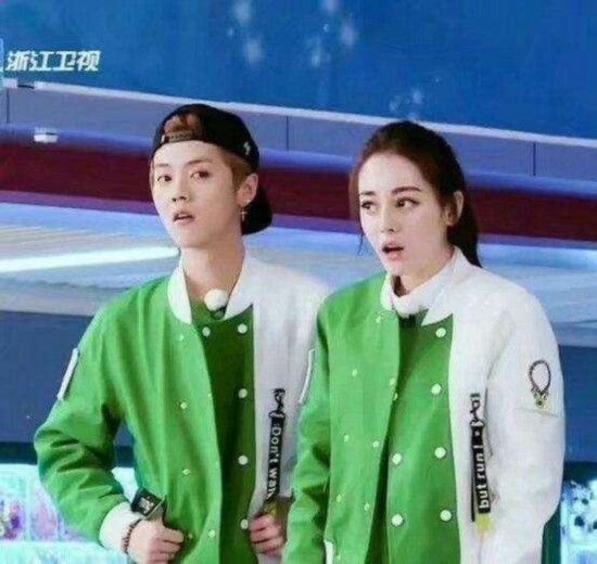 鹿晗迪丽热巴感情成谜 导演解释很可能"陆地夫妇"假戏