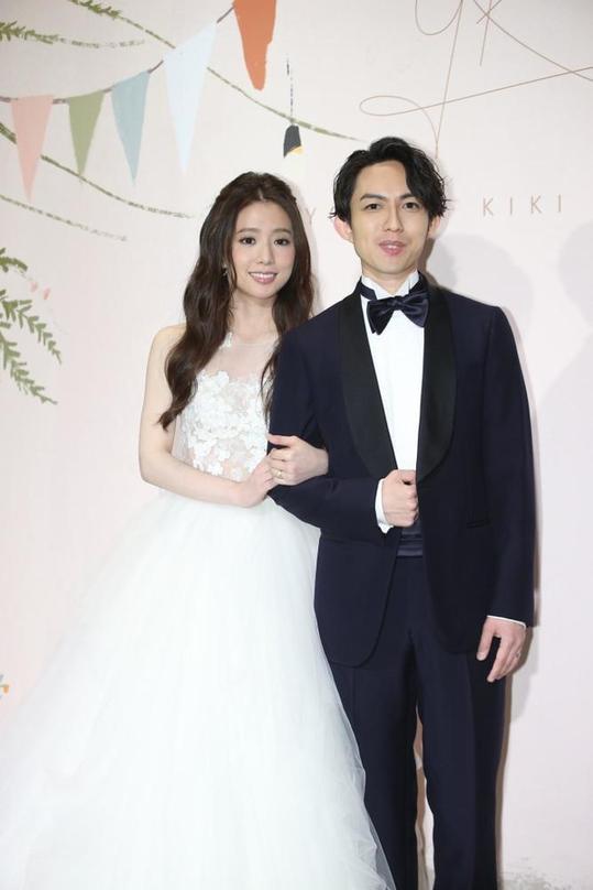 林宥嘉台北举行婚礼甜吻妻子 SHE合体道贺