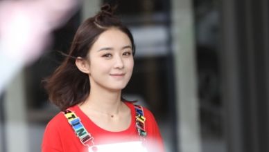 赵丽颖短发苹果头萌炸!确定不是吃可爱多长大的吗?