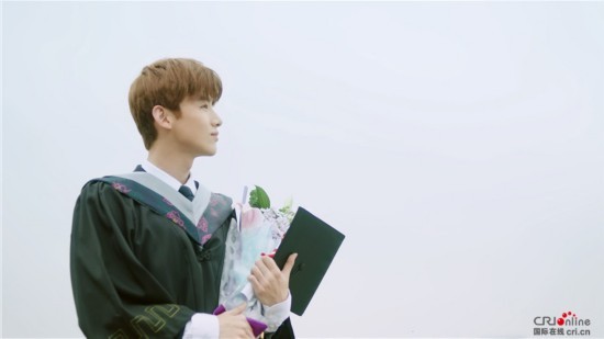 陆之昂颜末和平分手 白敬亭秀腹肌俘获少女心