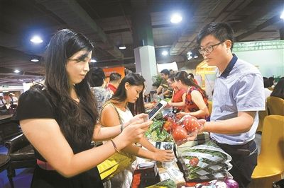 深圳市人大常委会委员热议食品安全监督条例