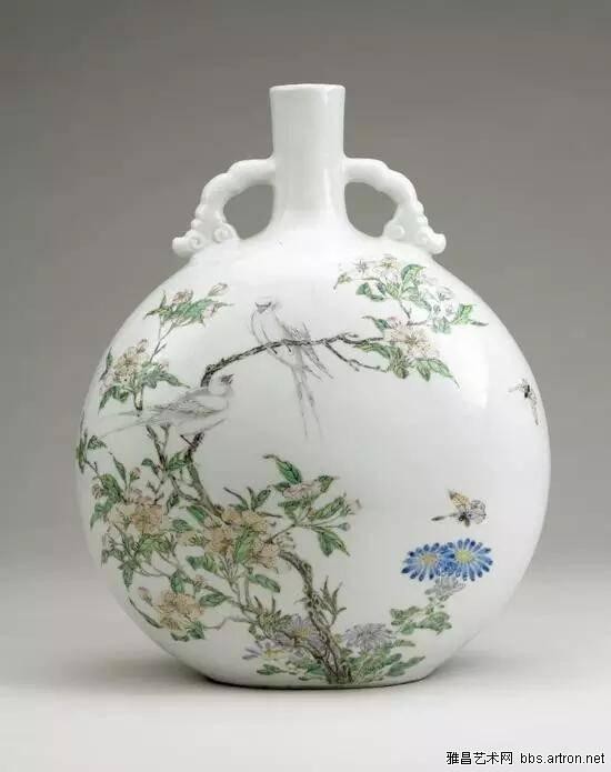 粉彩抱月瓶 大英博物館館藏