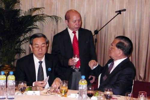 韦氏手法传天下--小记桂派中医大师韦贵康教