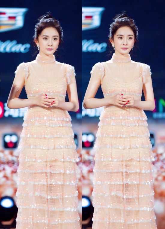 杨幂赵丽颖长得像?谁的身材更好穿长裙更仙呢?