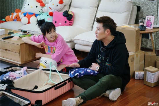 《相爱吧》明道王鸥起分歧 吴昕潘玮柏同游泰