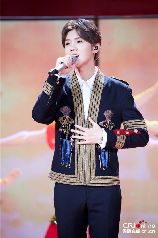 谁是最帅最火男星?林更新接地气、鹿晗俘获少