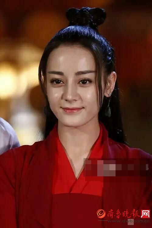 迪丽热巴步杨幂后尘 新剧《丽姬传》发际线太