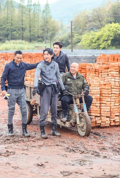 从《二十四小时》到《七十二层奇楼》可以 追