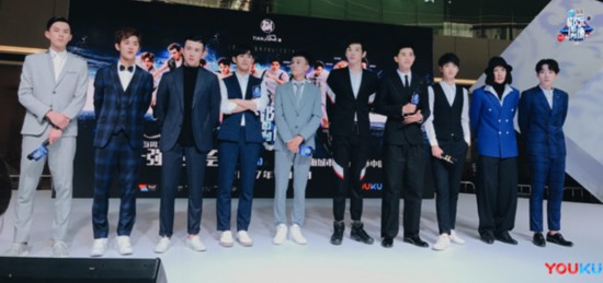 刘宪华《超次元偶像》尬舞 感叹人生第一次这么尴尬