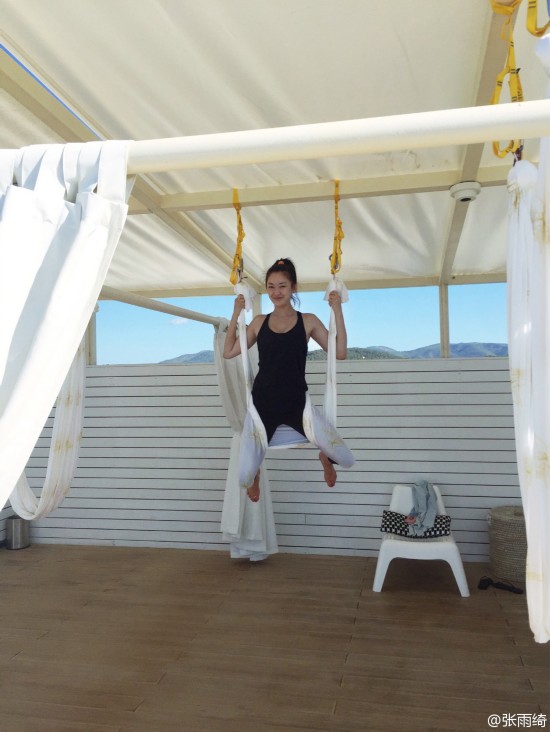 刘涛刘亦菲王珞丹谢娜 女星们的空中瑜伽谁最