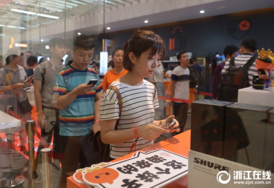 杭州:无人超市全是人