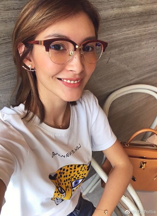 又是网红!朱雨辰女友私照曝光 身材火辣美腿长