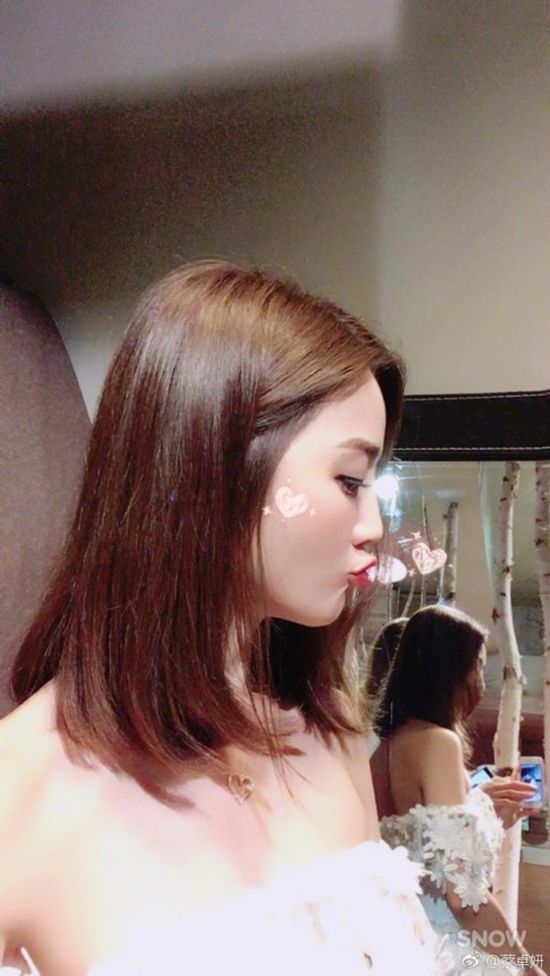 阿SA蔡卓妍秀可爱自拍恋爱之后越来越甜美
