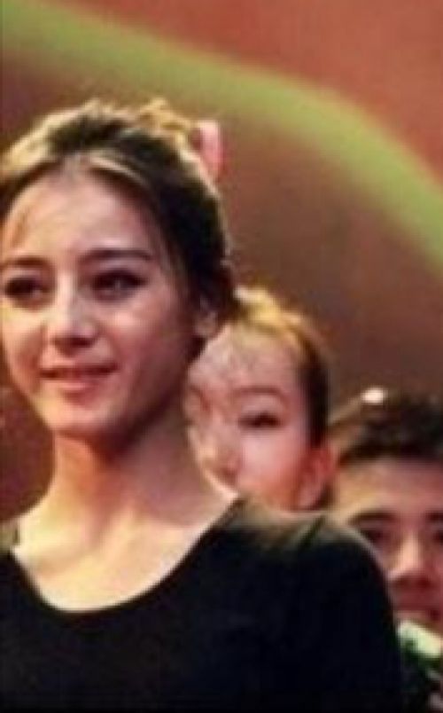 热巴最全老照片曝光:拥有完美的身材和无敌的颜值