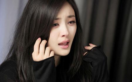 杨幂飞机上偶遇大学老师 发微博怀念大学时光