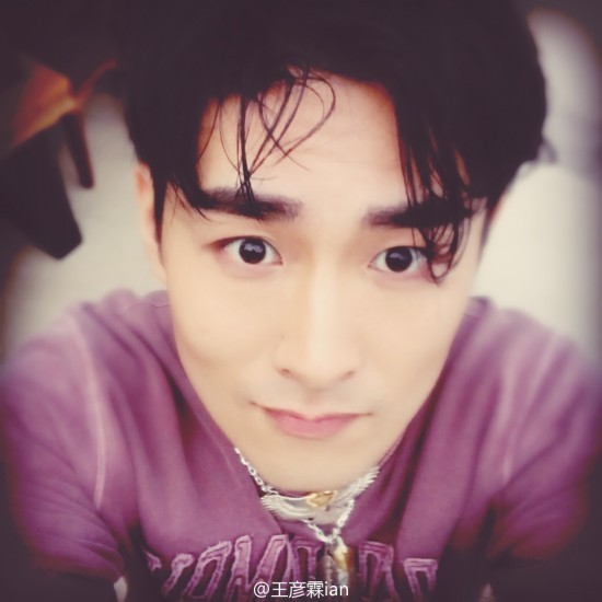 《楚乔传》男配自拍照:月七撞脸杨洋 赵西风真