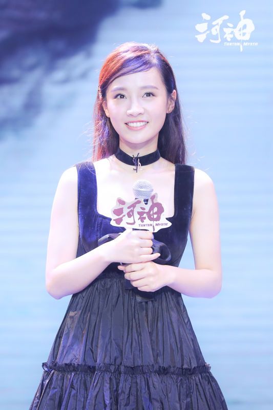 《河神》开播 李现笑称有18块腹肌张铭恩上演