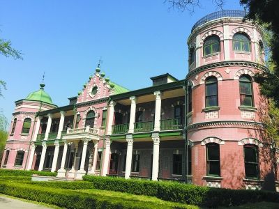 北京动物园里的堂塔楼碑