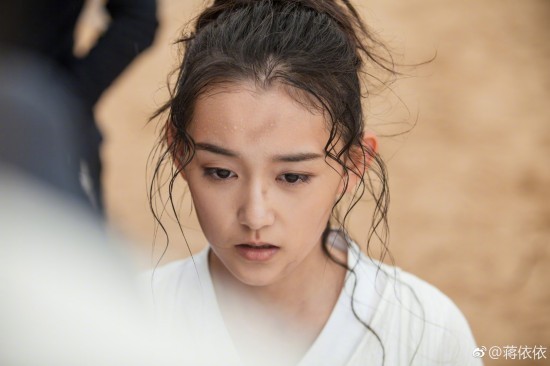 十几岁女星不简单:欧阳娜娜不算最美 蒋依依演