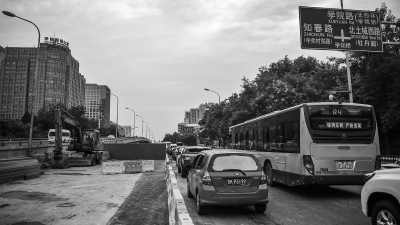 学院路主辅路昨天恢复通车