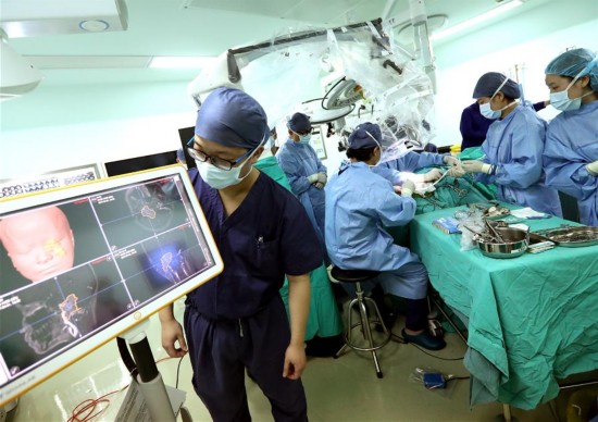 (砥砺奋进的五年·全面深化改革)(2)新一轮医改再攻坚