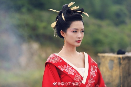 《楚乔传》李沁红衣极尽妖冶 魏贵妃为救元淳