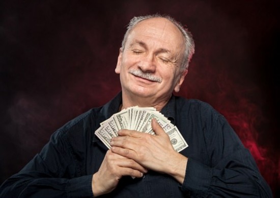 新西兰七旬老人买彩票中5100万 兴奋过度晕厥