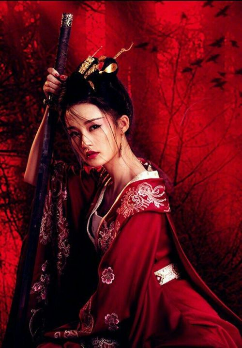 盘点影视剧中黑化角色,赵丽颖妖娆李沁美艳她