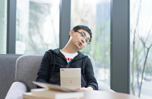 六神磊磊:每个人初见面都和我聊金庸,略有点尬