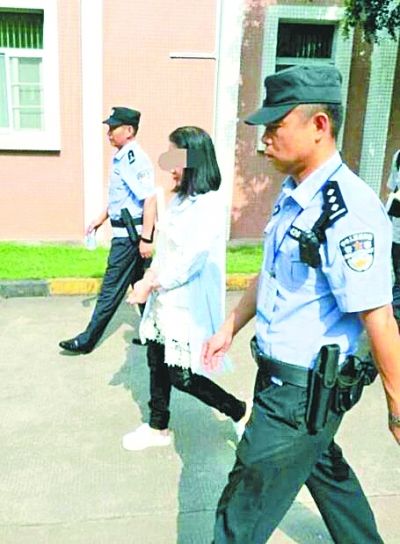 59岁老赖整成少女 还是被抓了