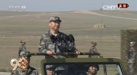 阅兵时军人口号大全_阅兵时军人的衣服(2)