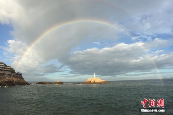 浙江舟山东极岛现 双彩虹 美景