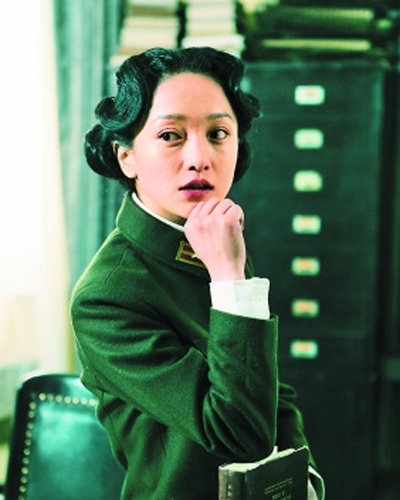 孙俪妈妈晒女儿青涩军装照 林青霞吴彦祖领衔