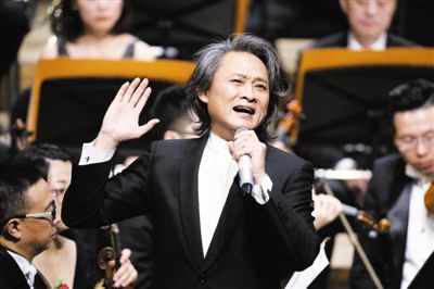 徐涛表演诗朗诵《生死交响》.