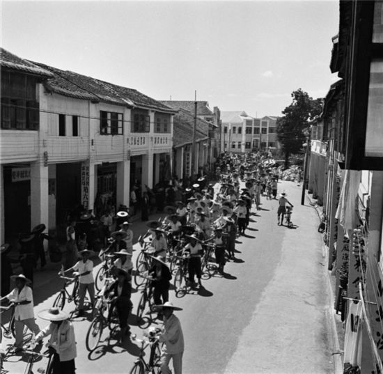 双城姿态——深港50～80年代纪实摄影展
