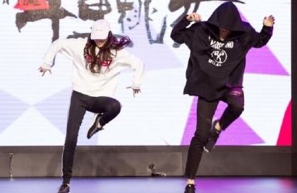 白夜夫妇刘亦菲杨洋尬舞 你见过这样的 神仙 吗